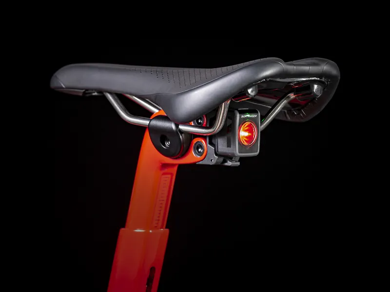 Trek Domane SLR 7 Disc Carbon Road Bike 2021 in Red and Black -10